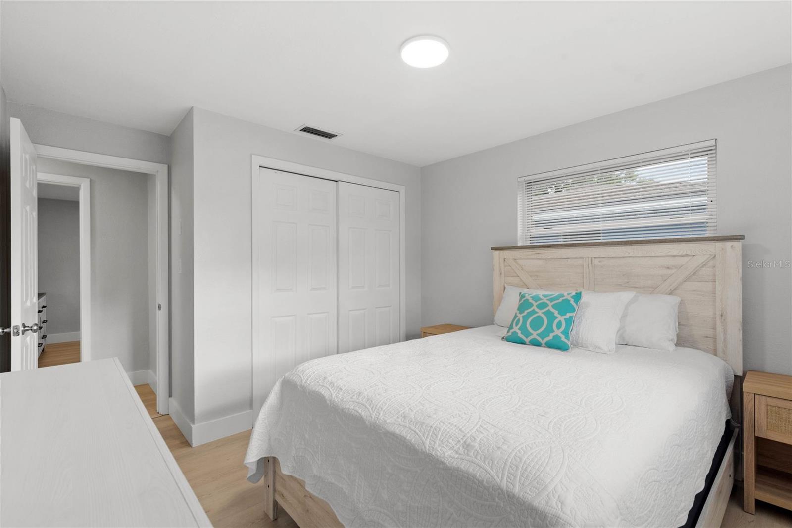 Image 25 of 27 For 1073 Kenwood Drive