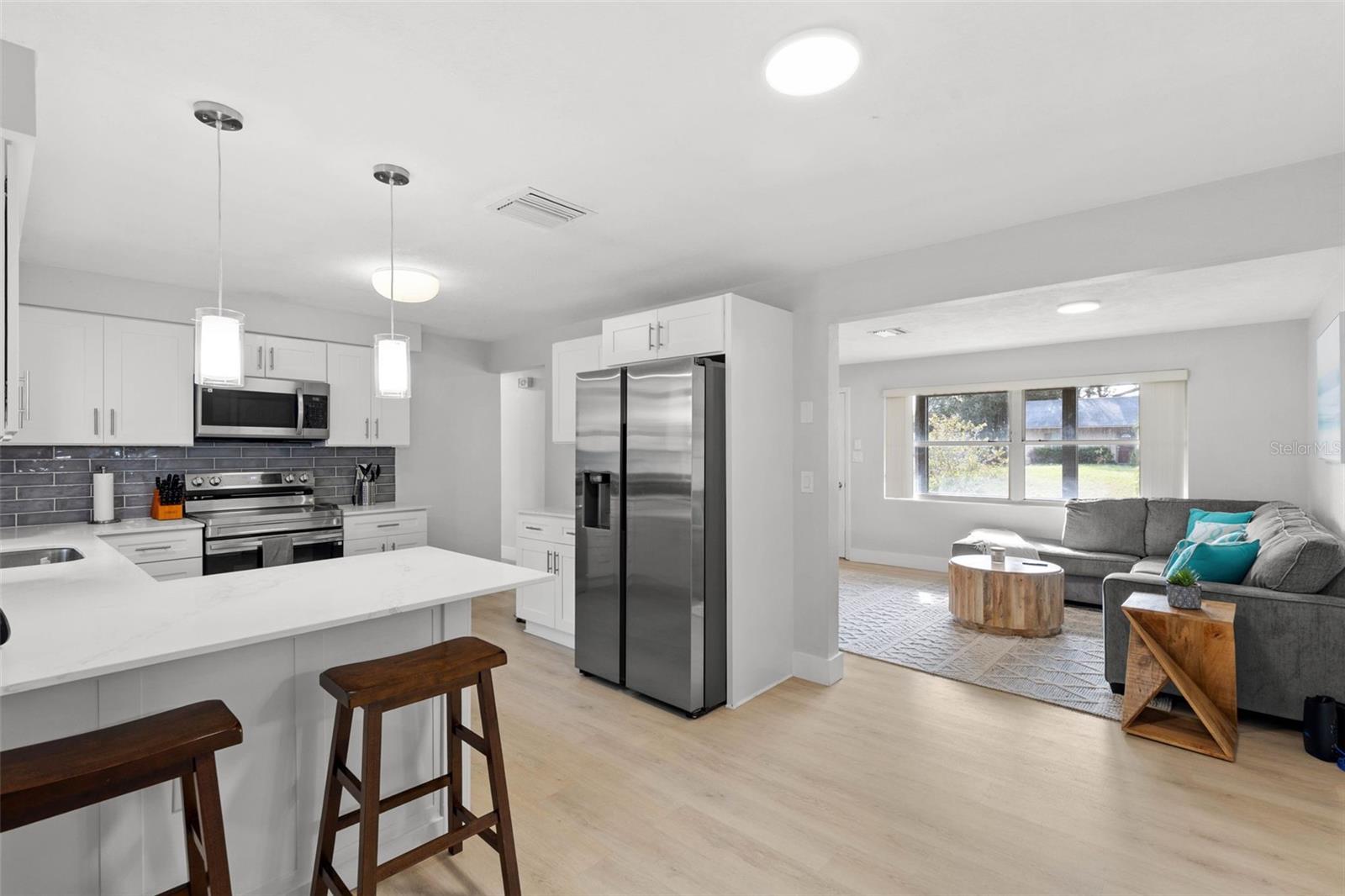 Image 8 of 27 For 1073 Kenwood Drive