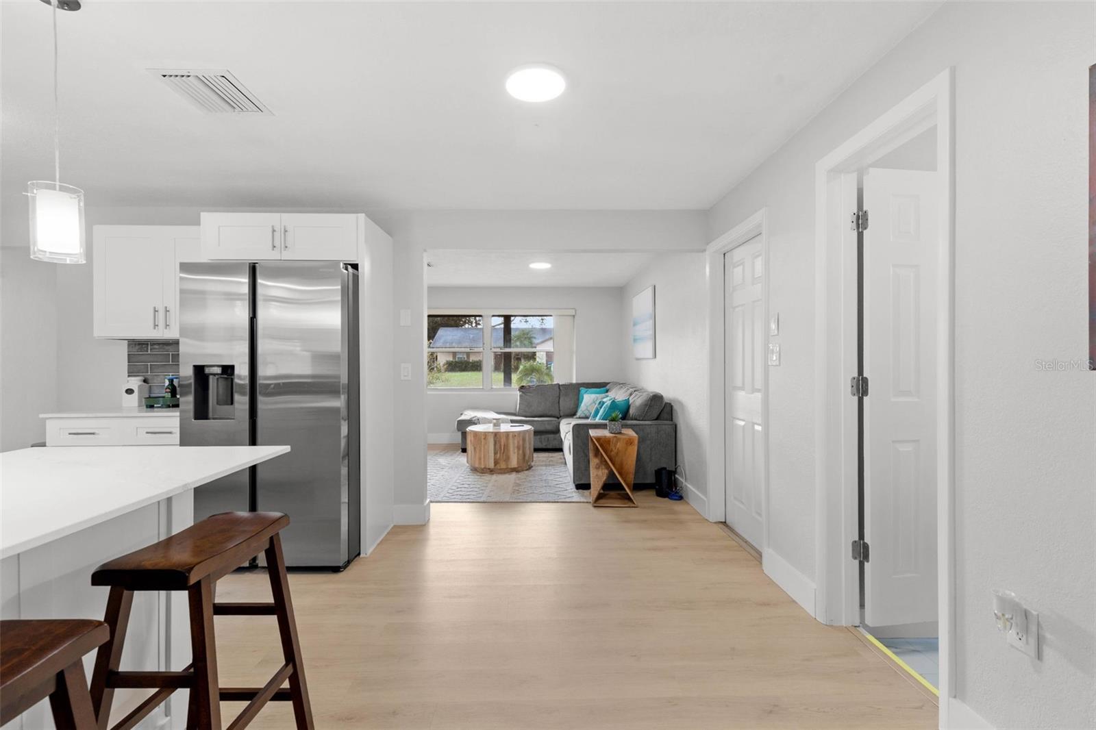 Image 9 of 27 For 1073 Kenwood Drive