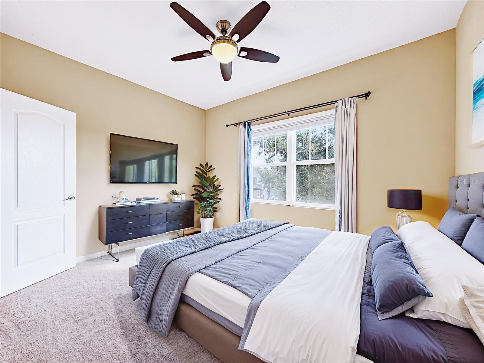 Image 10 of 51 For 5518 Thomas Square Drive