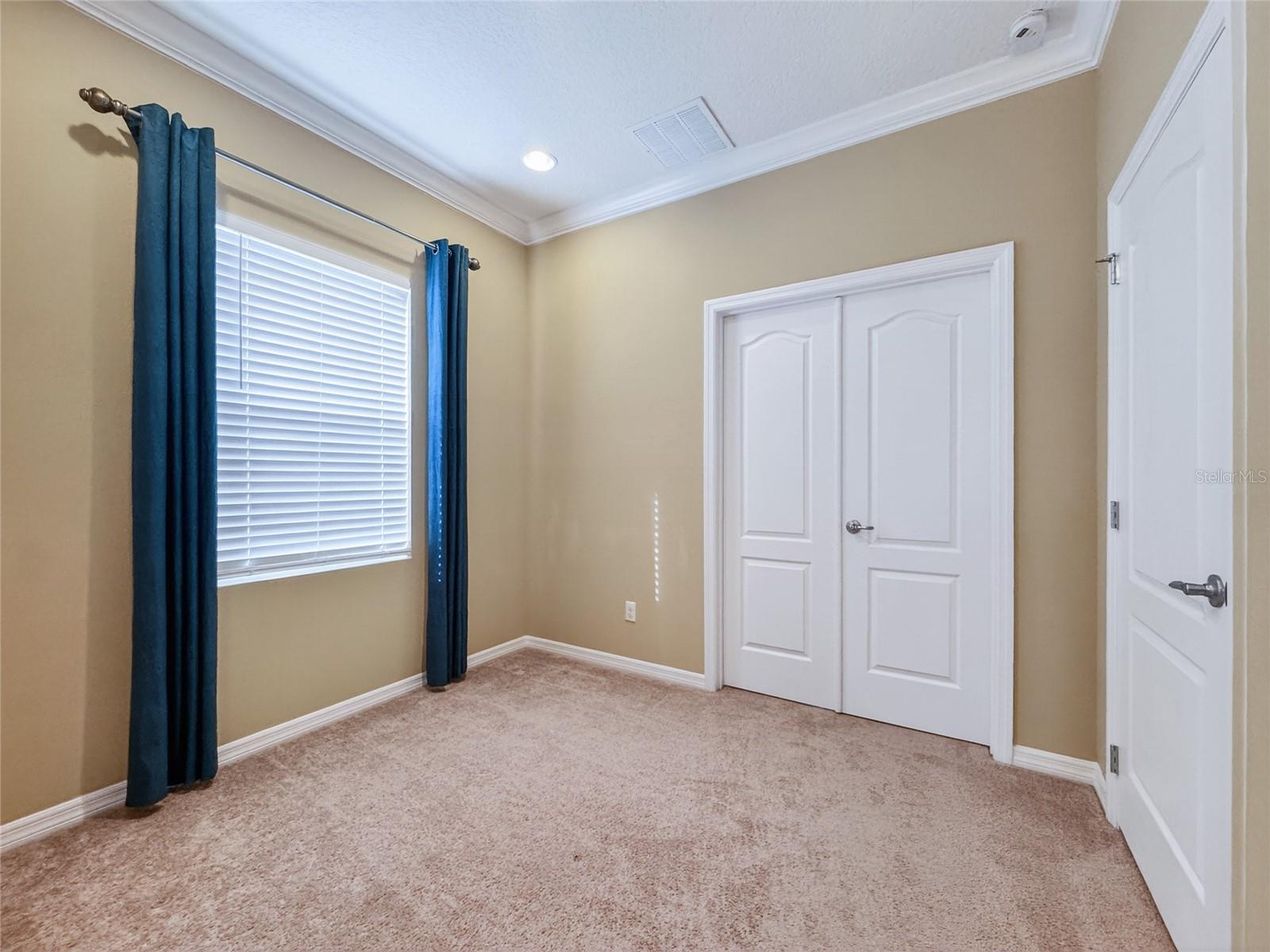 Image 16 of 51 For 5518 Thomas Square Drive