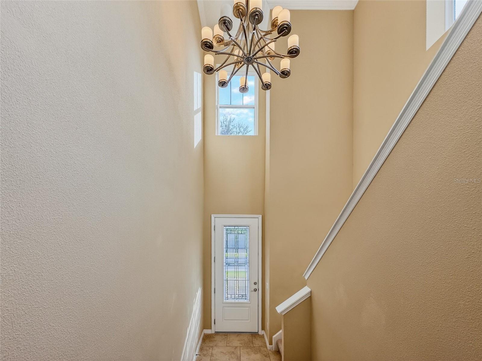 Image 5 of 51 For 5518 Thomas Square Drive