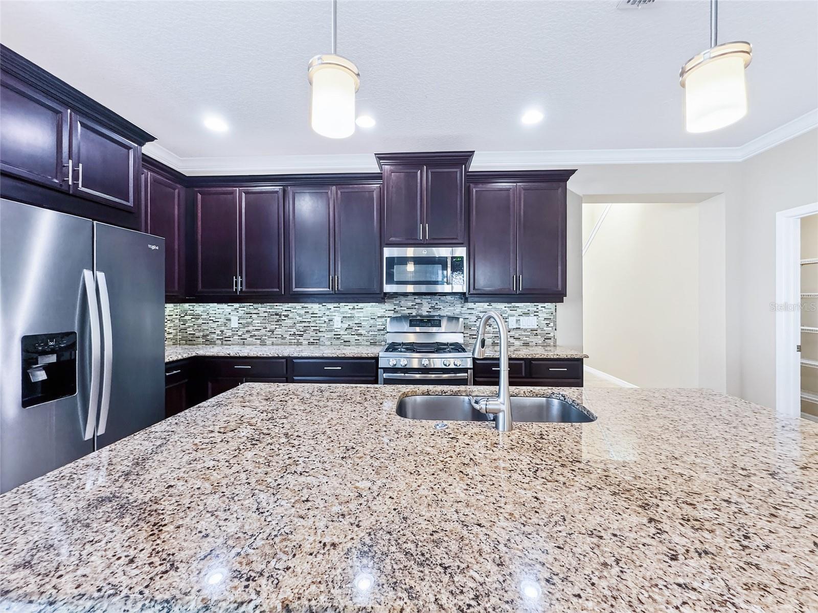 Image 7 of 51 For 5518 Thomas Square Drive