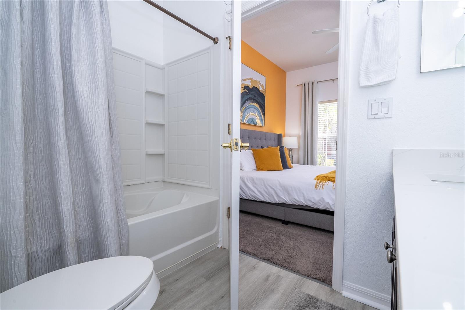 Image 11 of 51 For 2433 Caravelle Circle