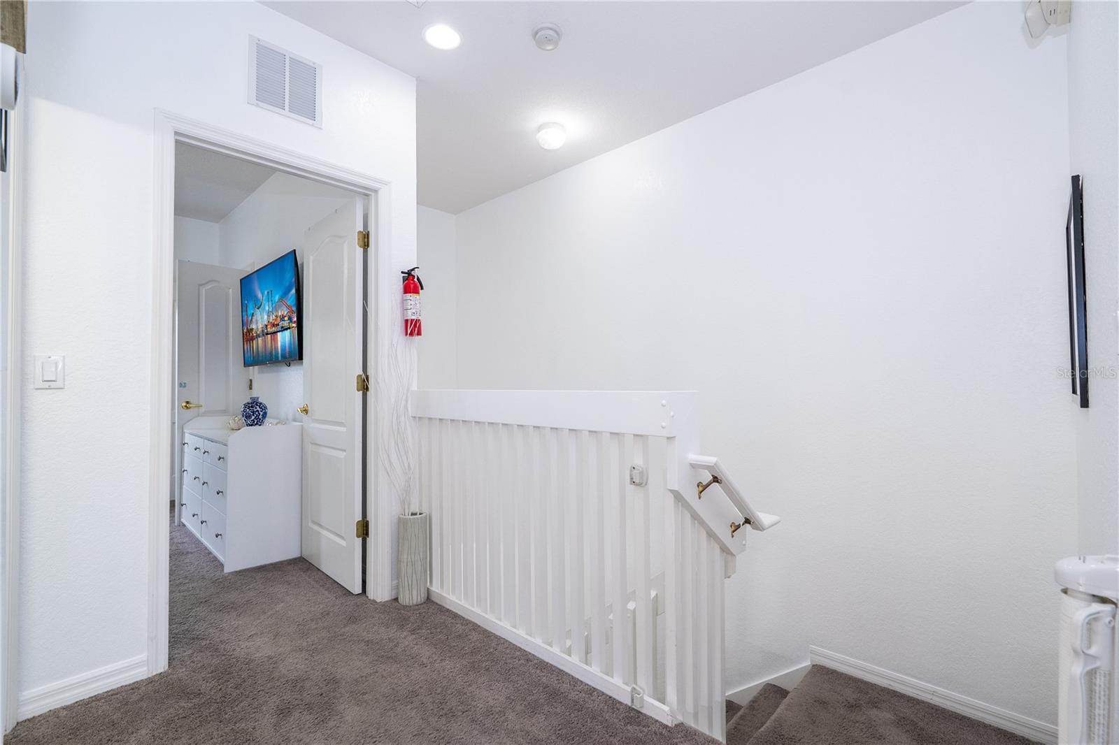 Image 22 of 51 For 2433 Caravelle Circle