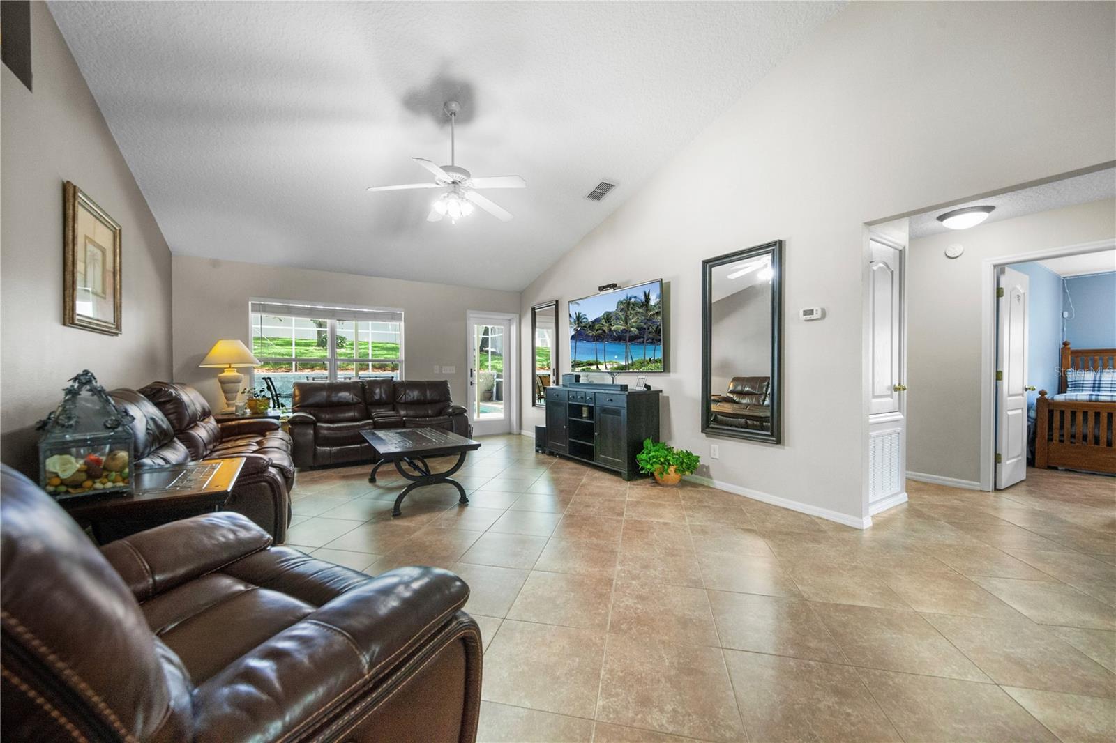 Image 13 of 81 For 11149 Oakshore Lane