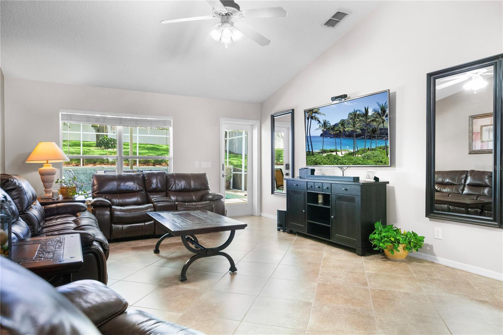 Image 14 of 81 For 11149 Oakshore Lane