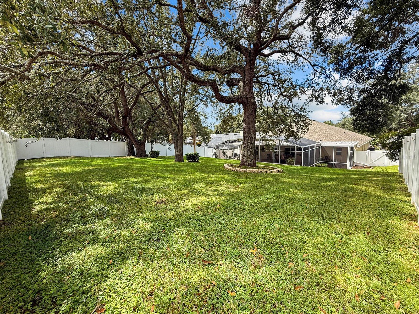 Image 30 of 81 For 11149 Oakshore Lane