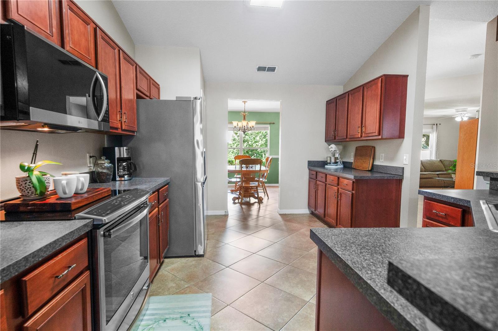 Image 34 of 81 For 11149 Oakshore Lane