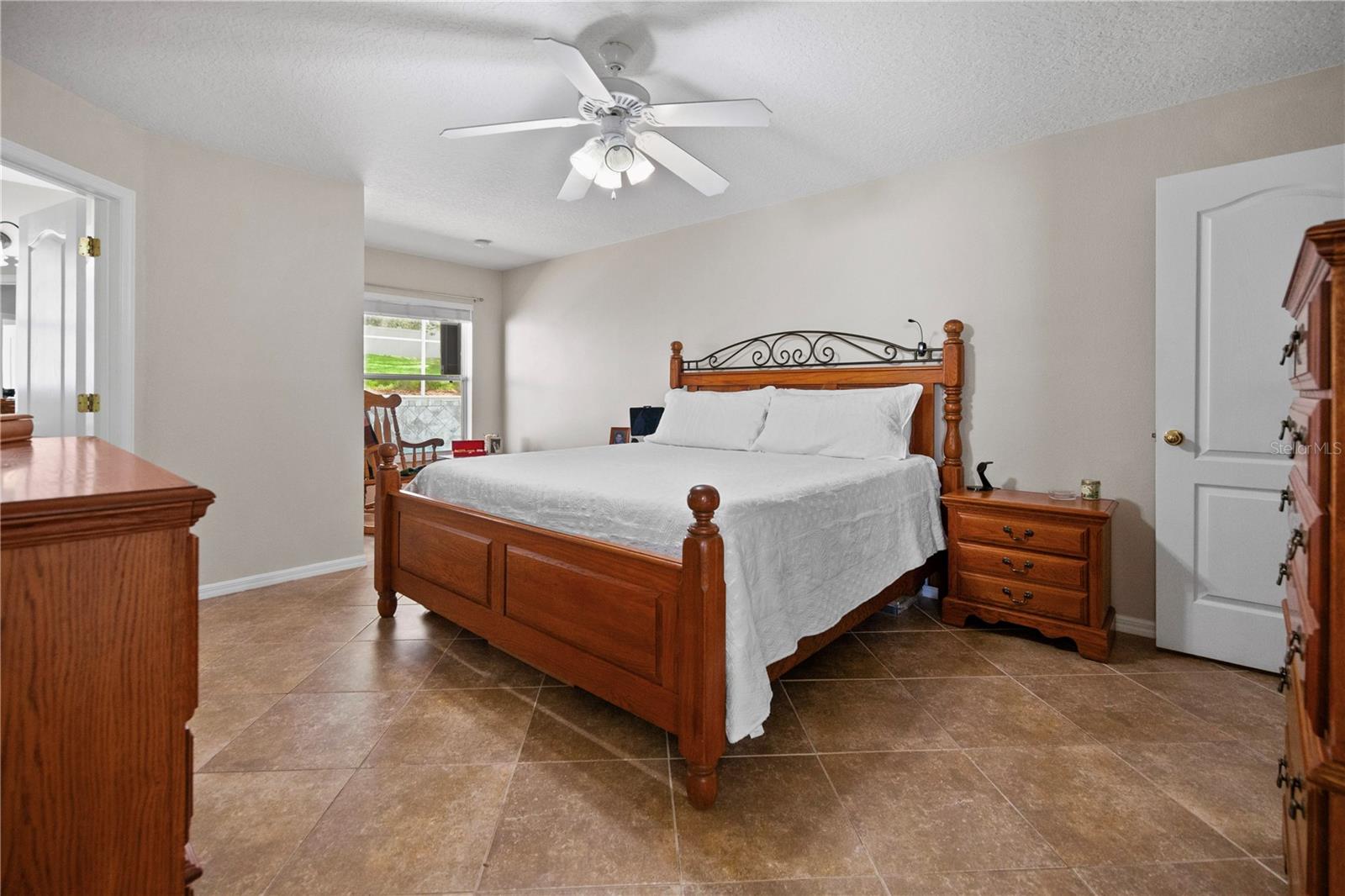 Image 39 of 81 For 11149 Oakshore Lane