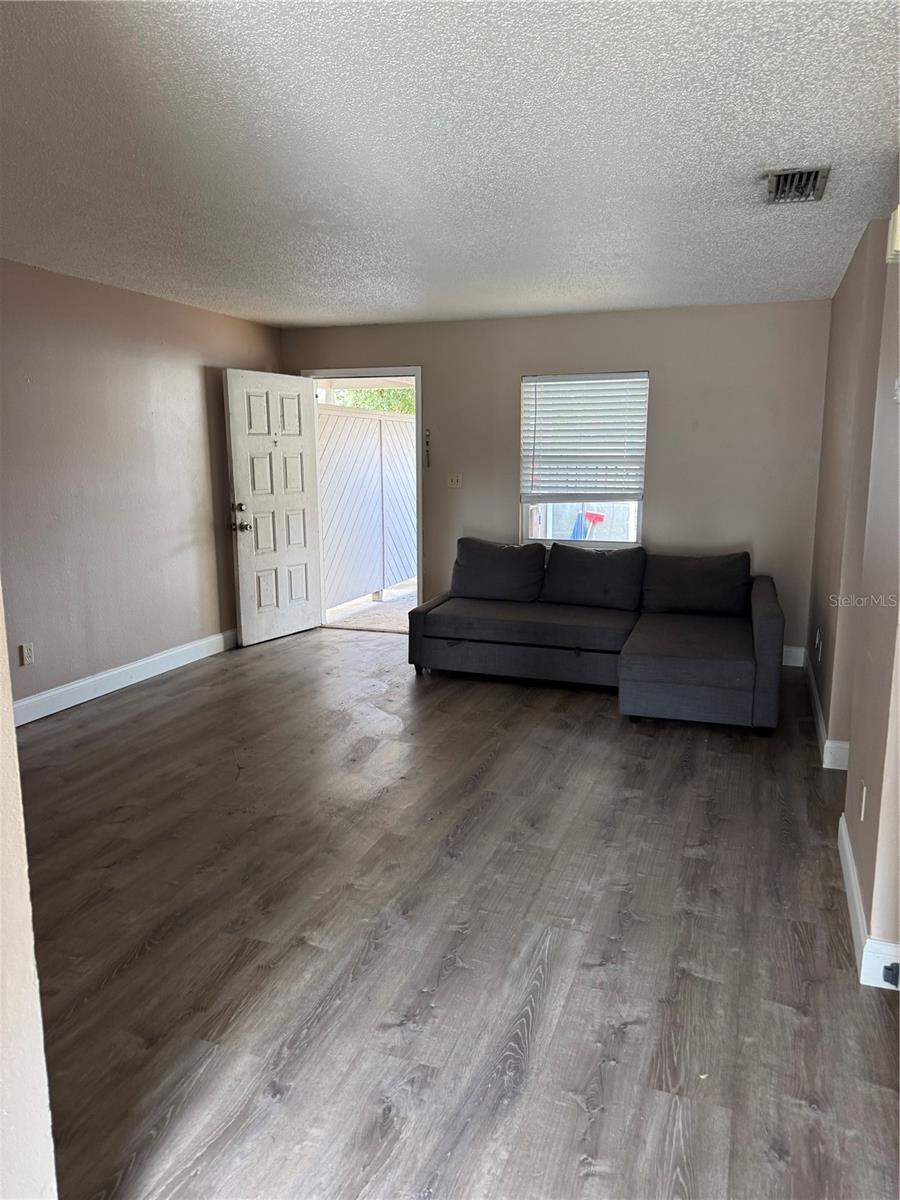 Image 6 of 8 For 6939 Sunny Lane Avenue