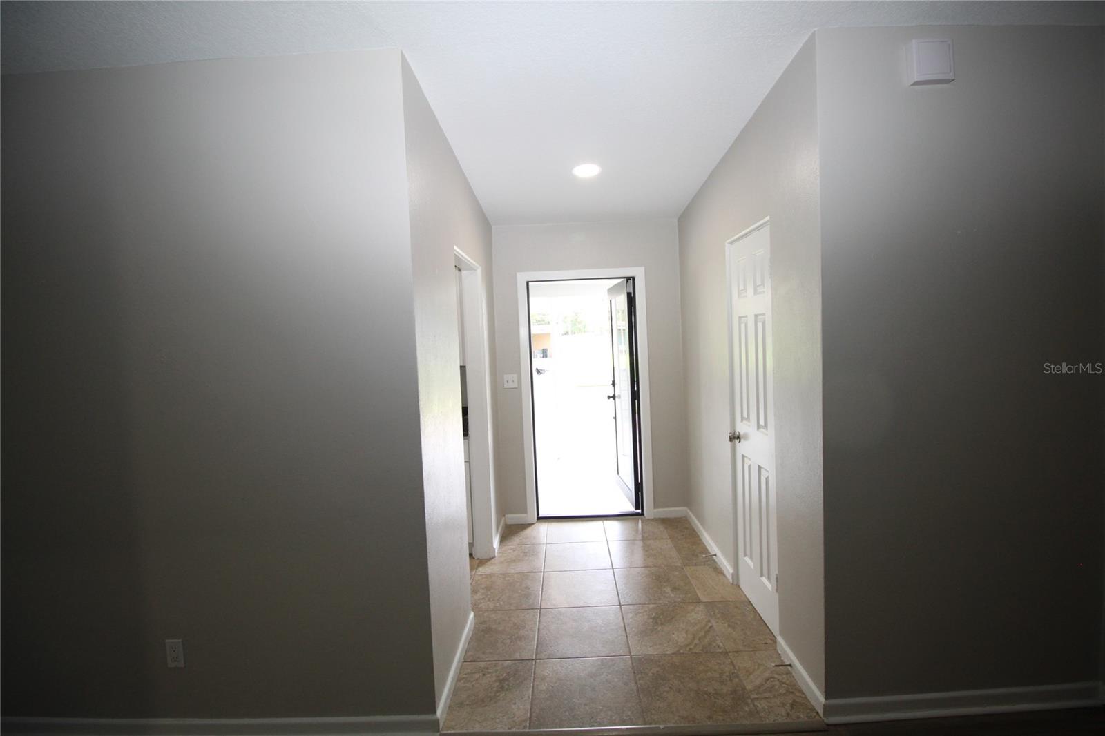 Image 10 of 19 For 115 Lakewood Cir