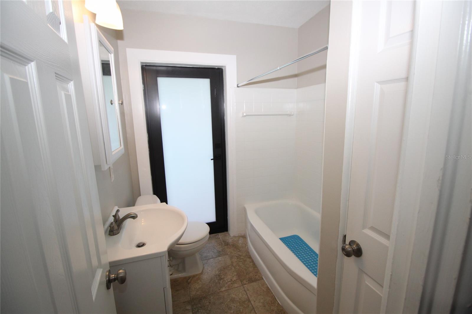 Image 12 of 19 For 115 Lakewood Cir