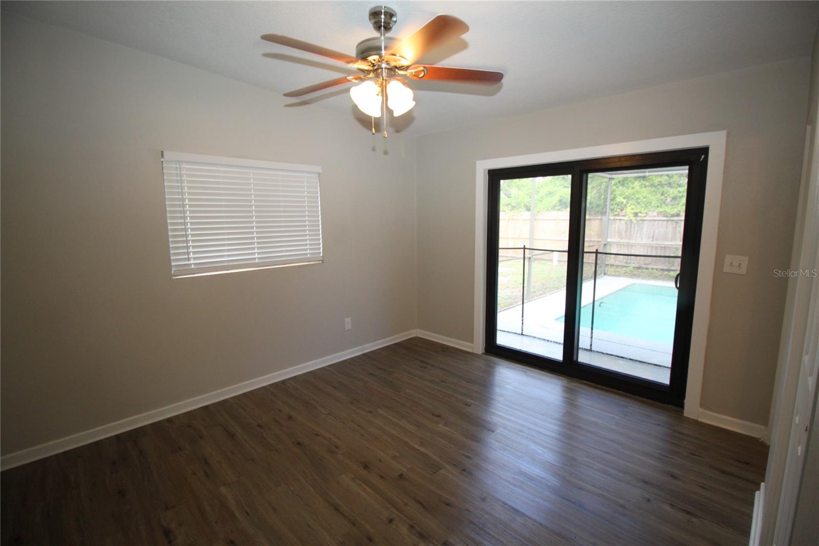 Image 14 of 19 For 115 Lakewood Cir