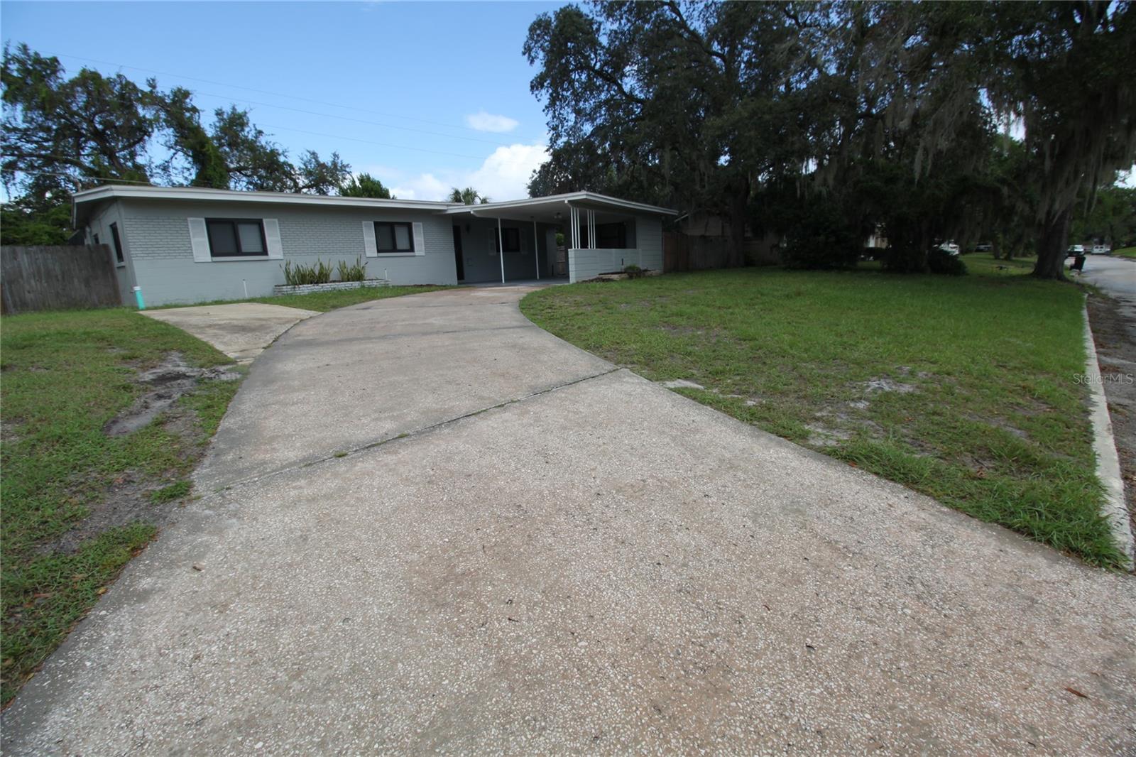 Image 2 of 19 For 115 Lakewood Cir