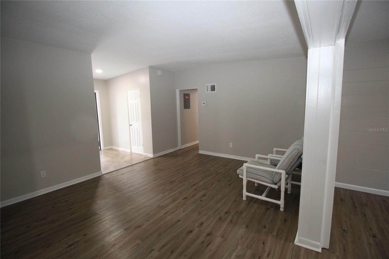 Image 9 of 19 For 115 Lakewood Cir