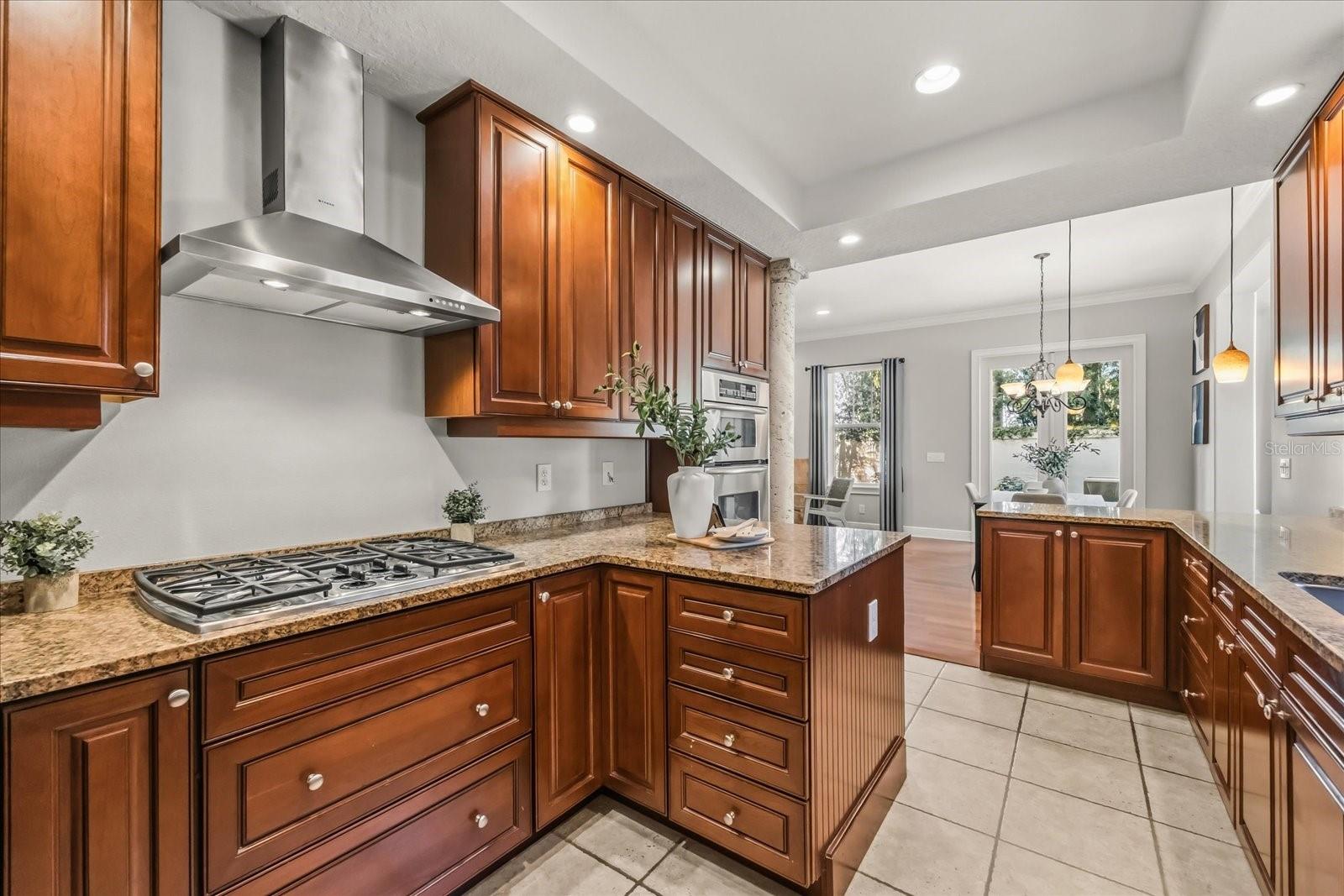 Image 14 of 49 For 451 Fairfax Ave.