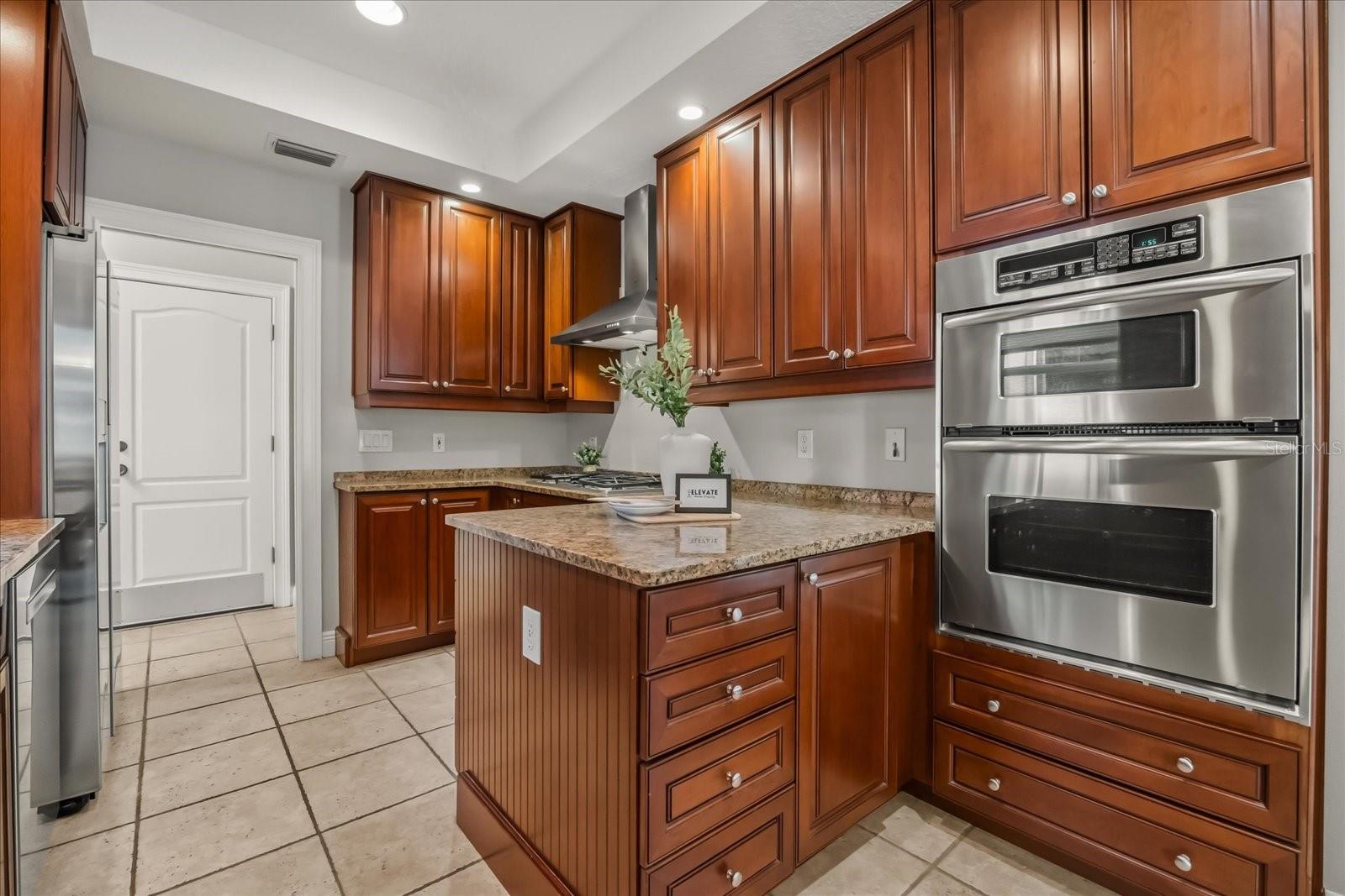 Image 15 of 49 For 451 Fairfax Ave.