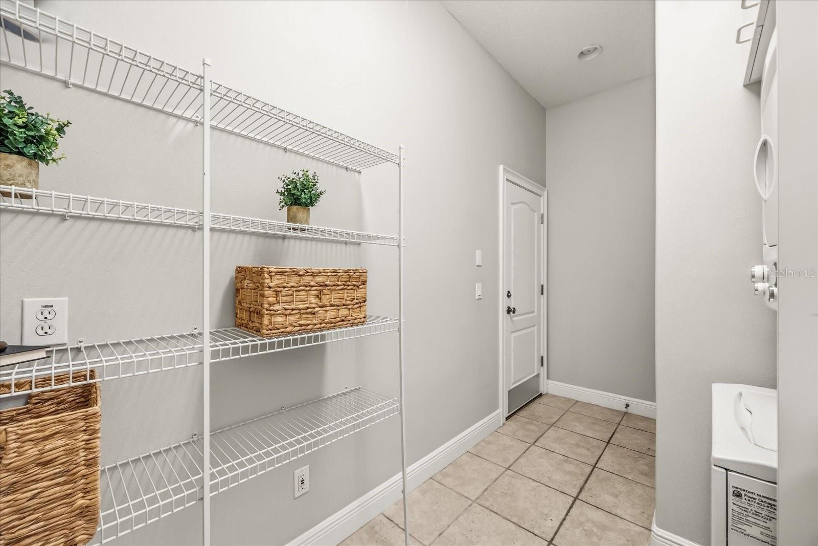 Image 16 of 49 For 451 Fairfax Ave.