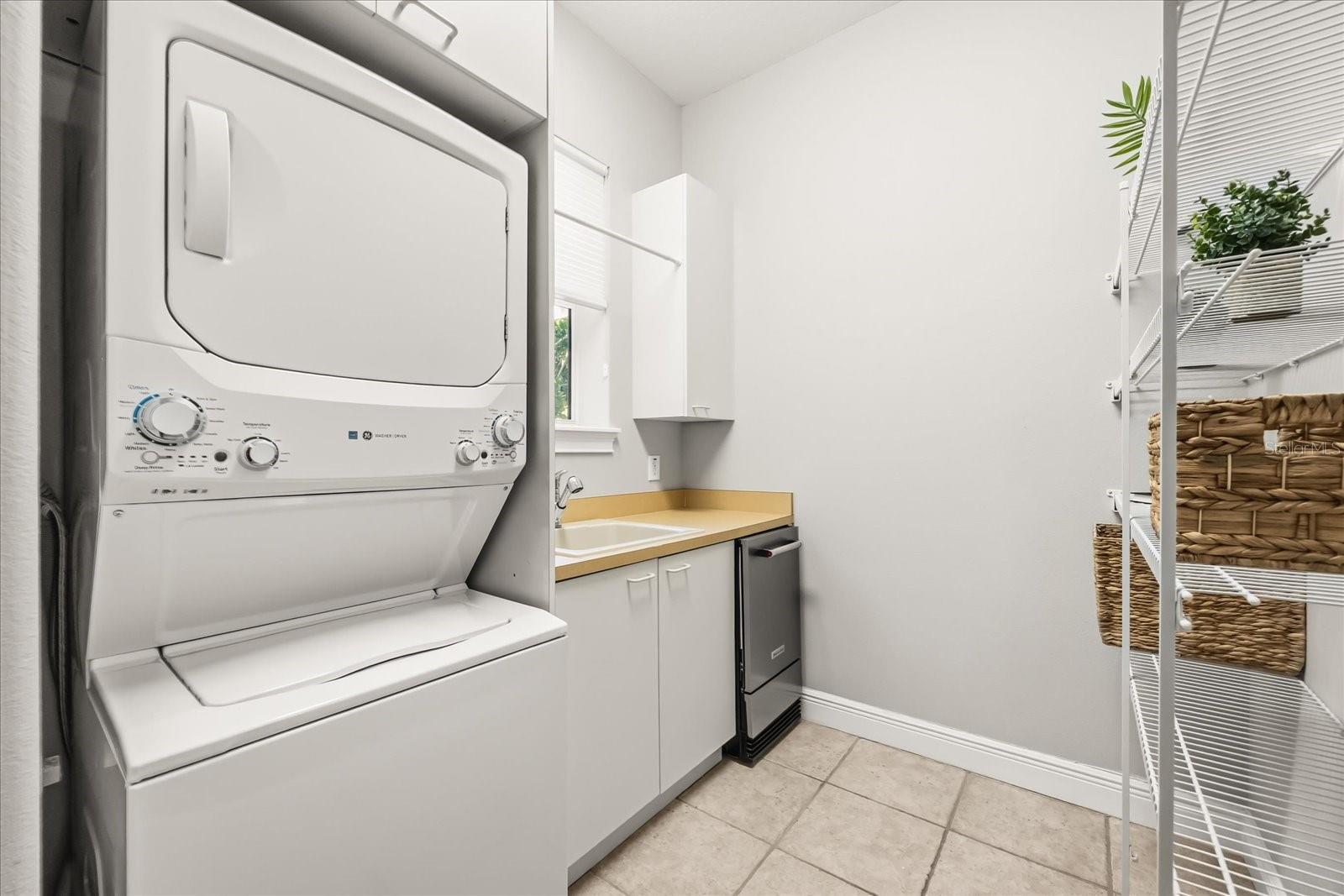 Image 17 of 49 For 451 Fairfax Ave.