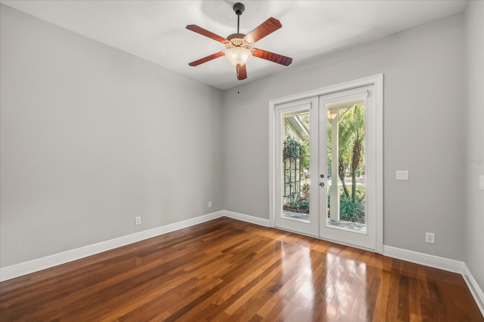 Image 18 of 49 For 451 Fairfax Ave.