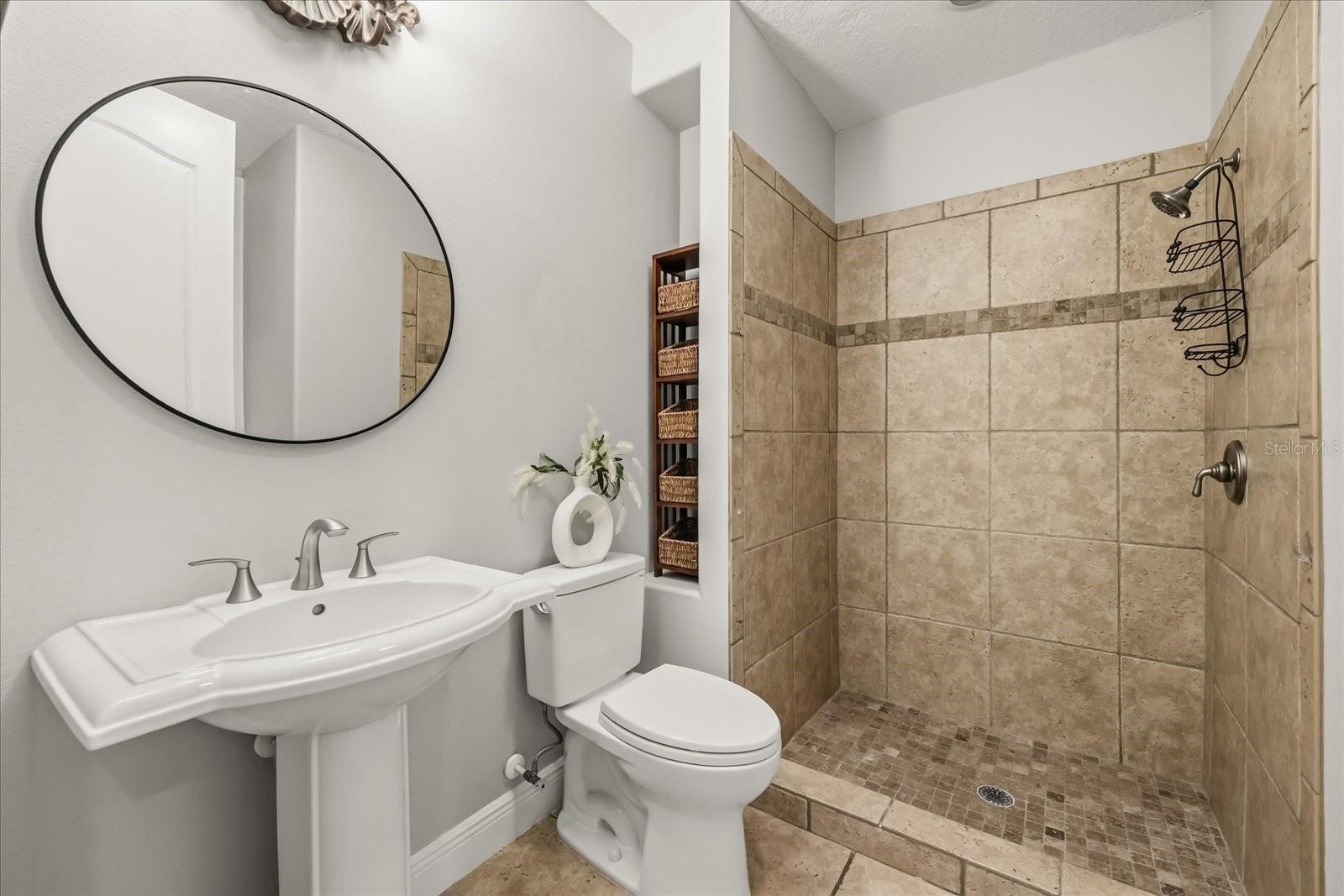 Image 20 of 49 For 451 Fairfax Ave.