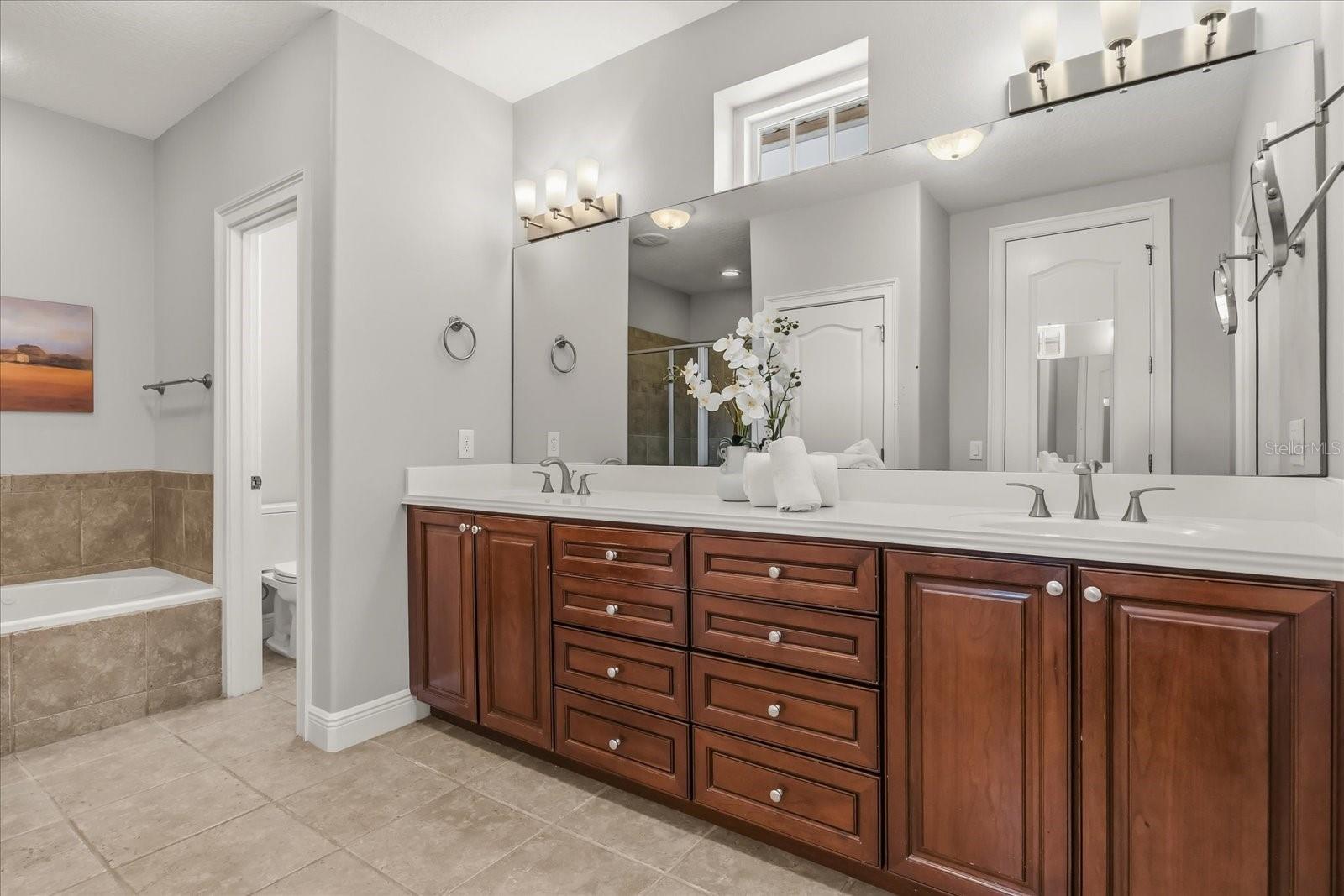 Image 26 of 49 For 451 Fairfax Ave.