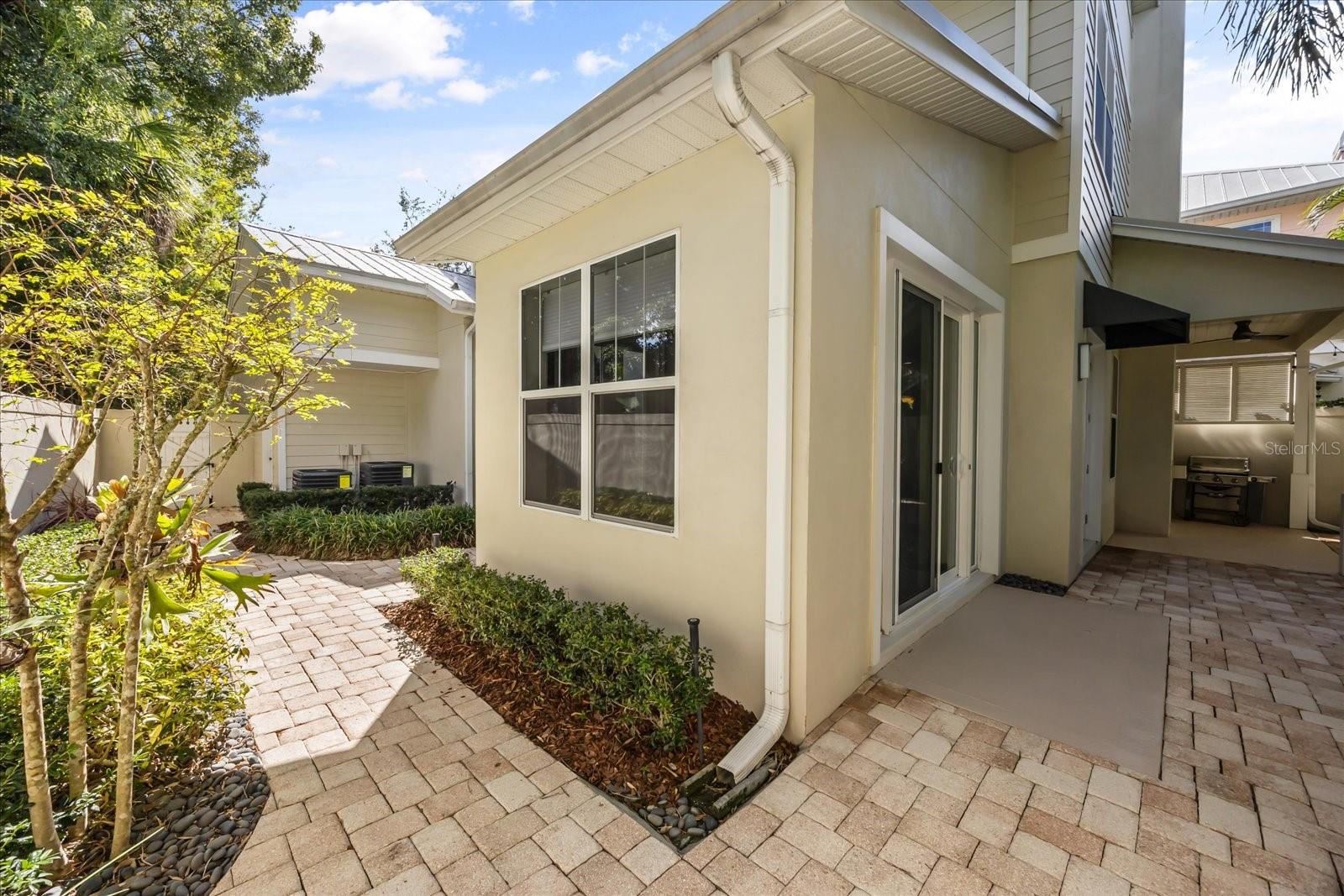 Image 39 of 49 For 451 Fairfax Ave.