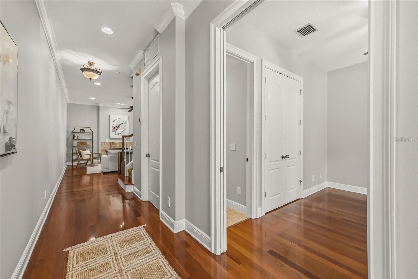 Image 5 of 49 For 451 Fairfax Ave.