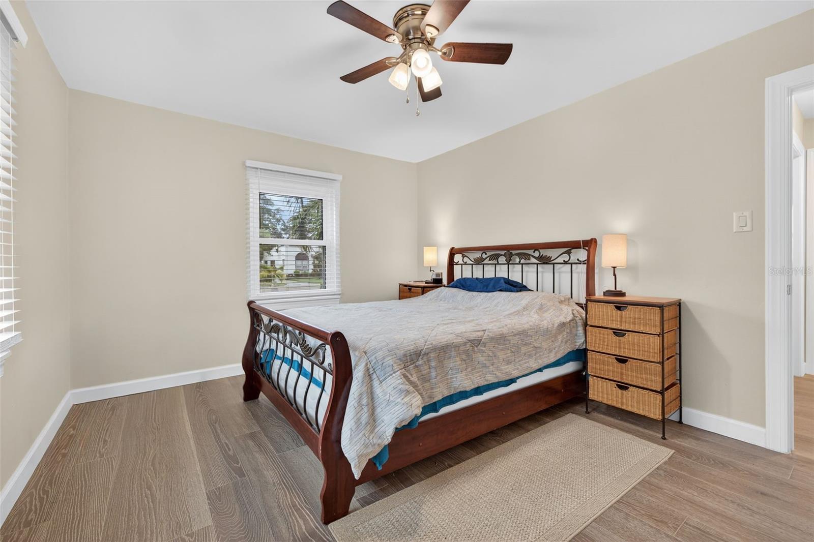 Image 14 of 32 For 825 46th Street N