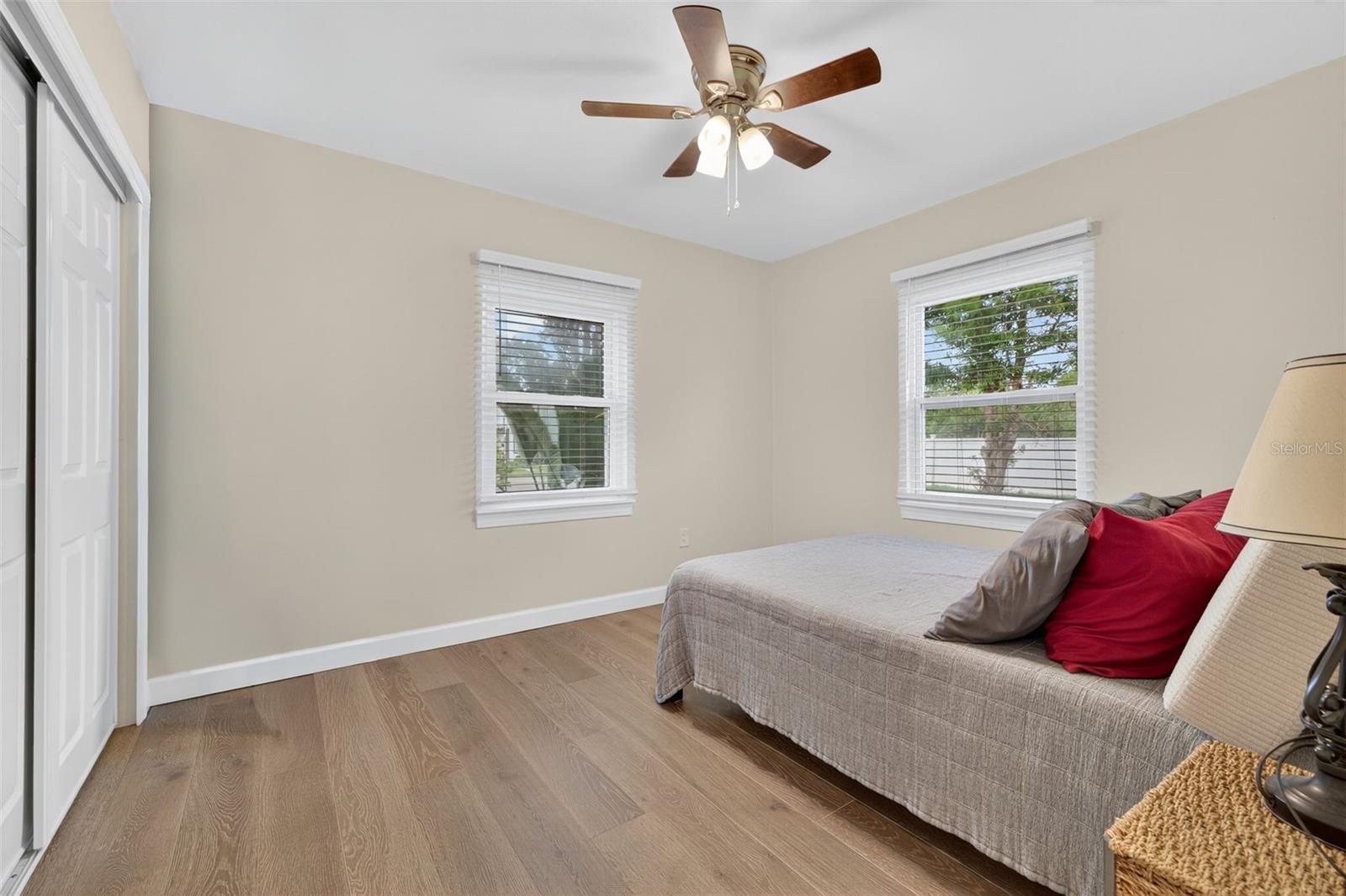 Image 16 of 32 For 825 46th Street N