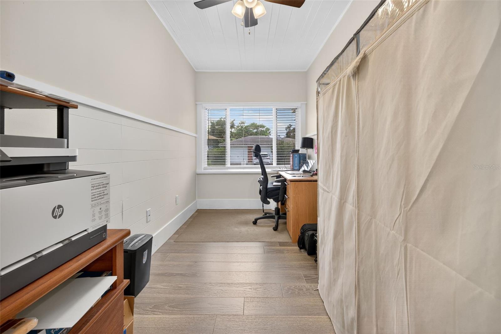 Image 17 of 32 For 825 46th Street N