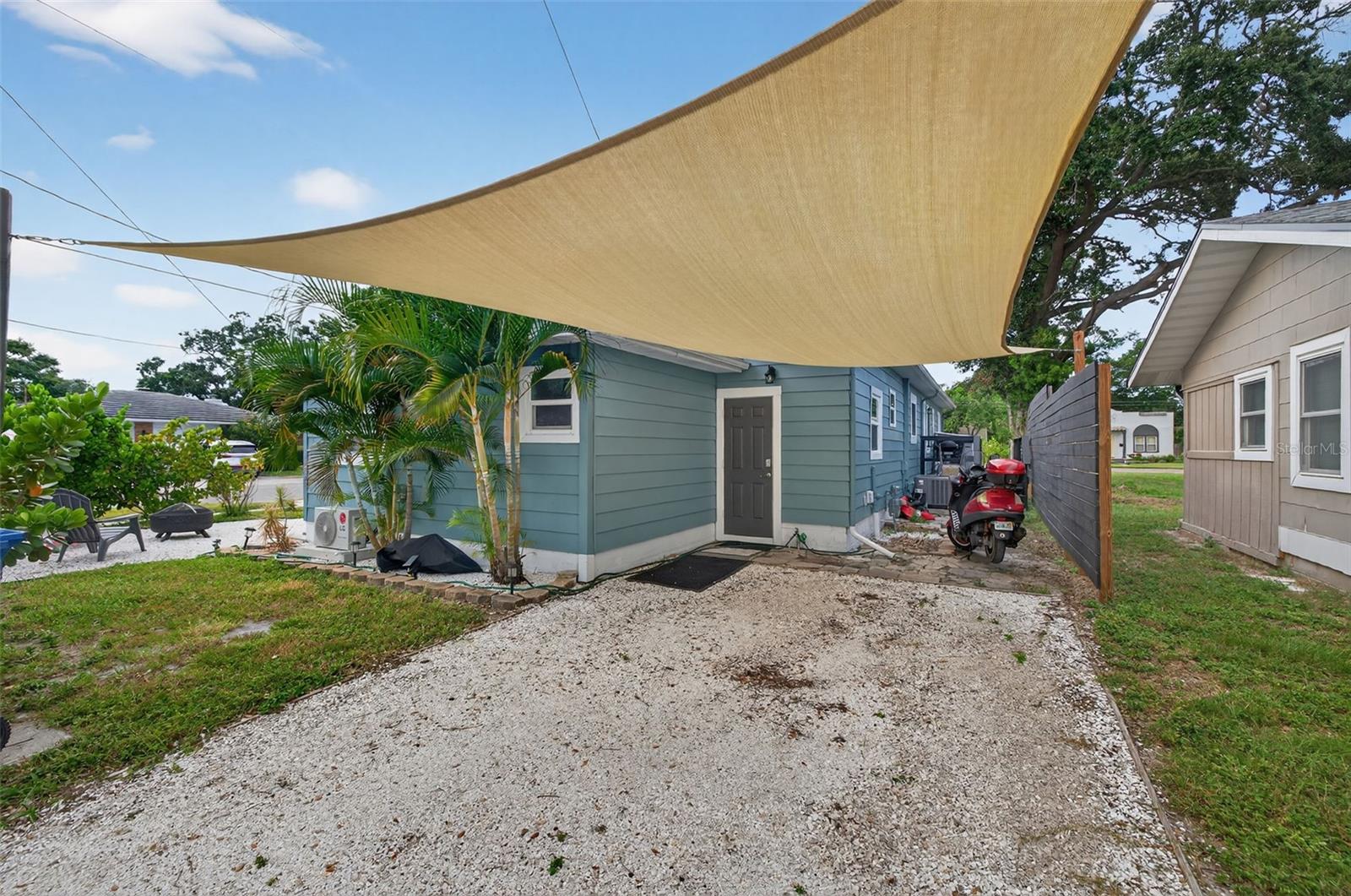 Image 22 of 32 For 825 46th Street N