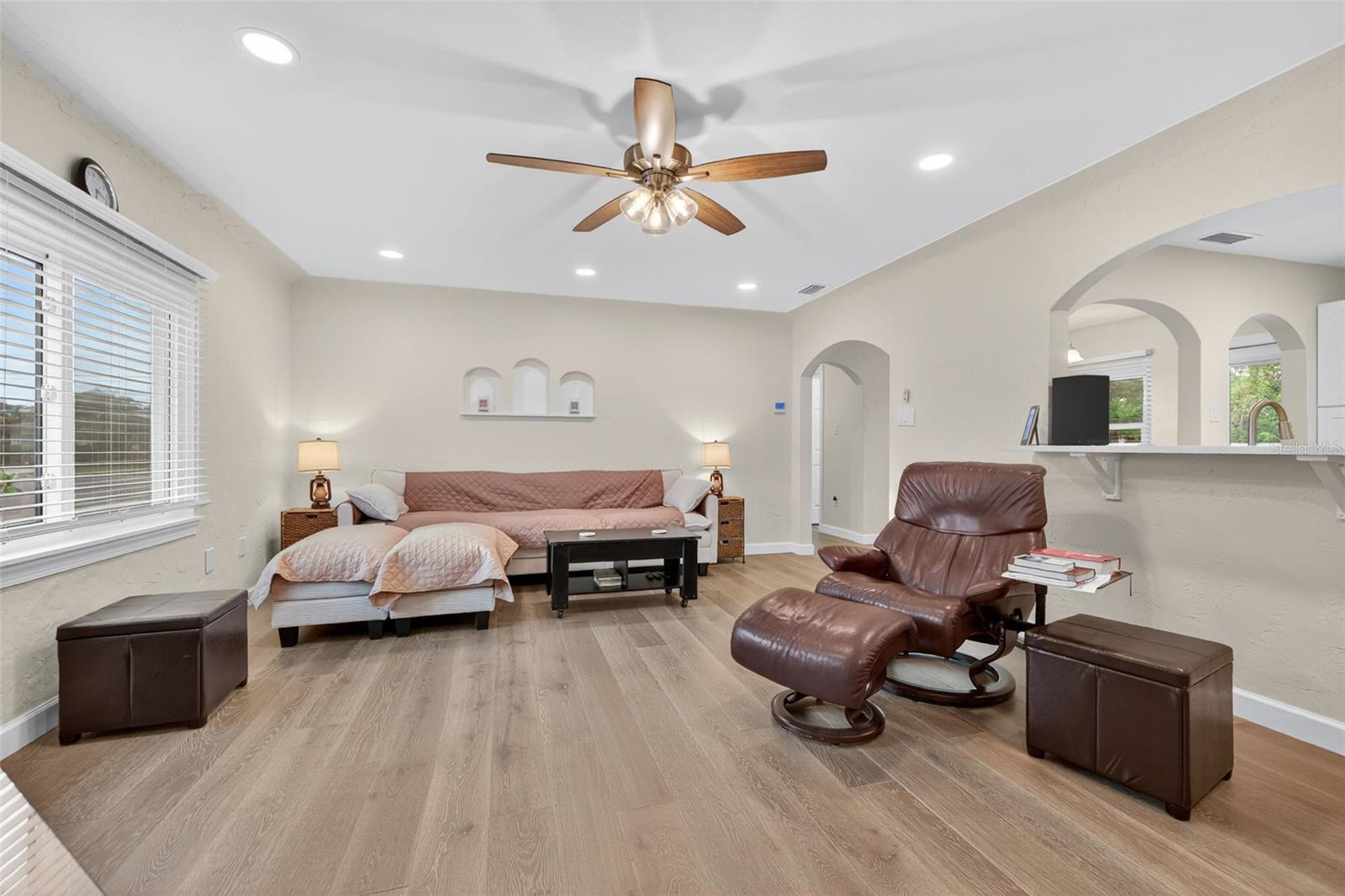 Image 3 of 32 For 825 46th Street N