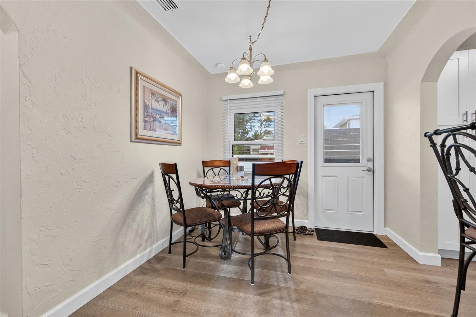 Image 6 of 32 For 825 46th Street N