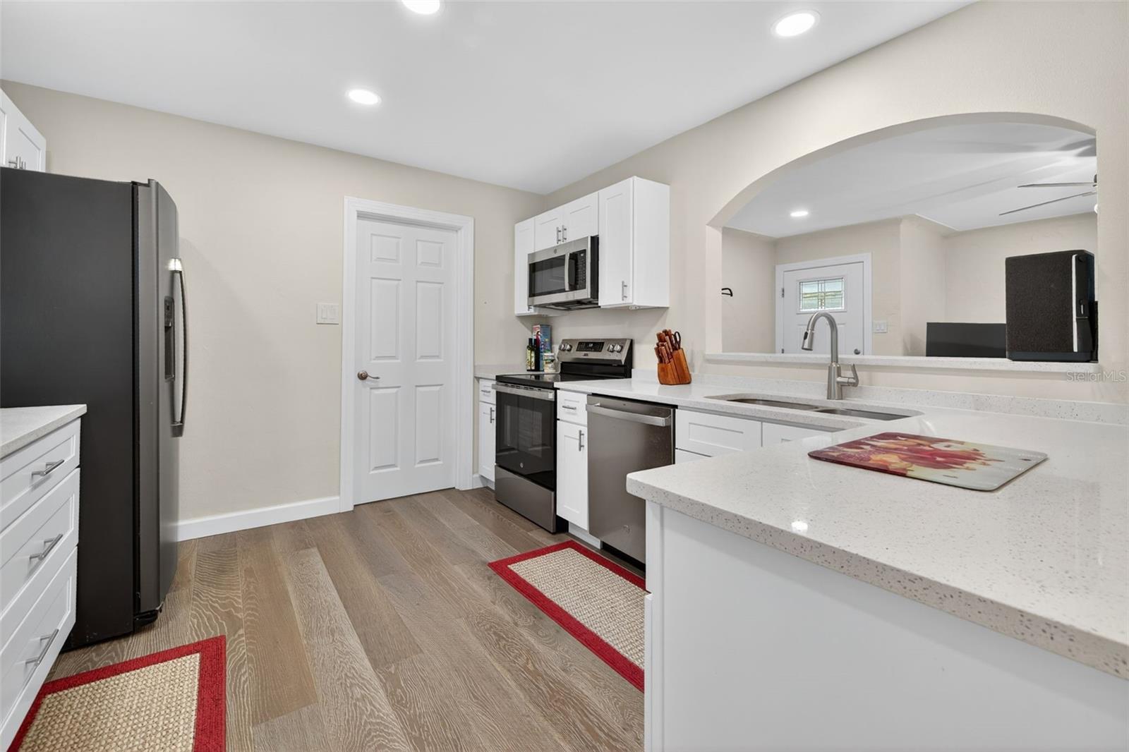 Image 8 of 32 For 825 46th Street N