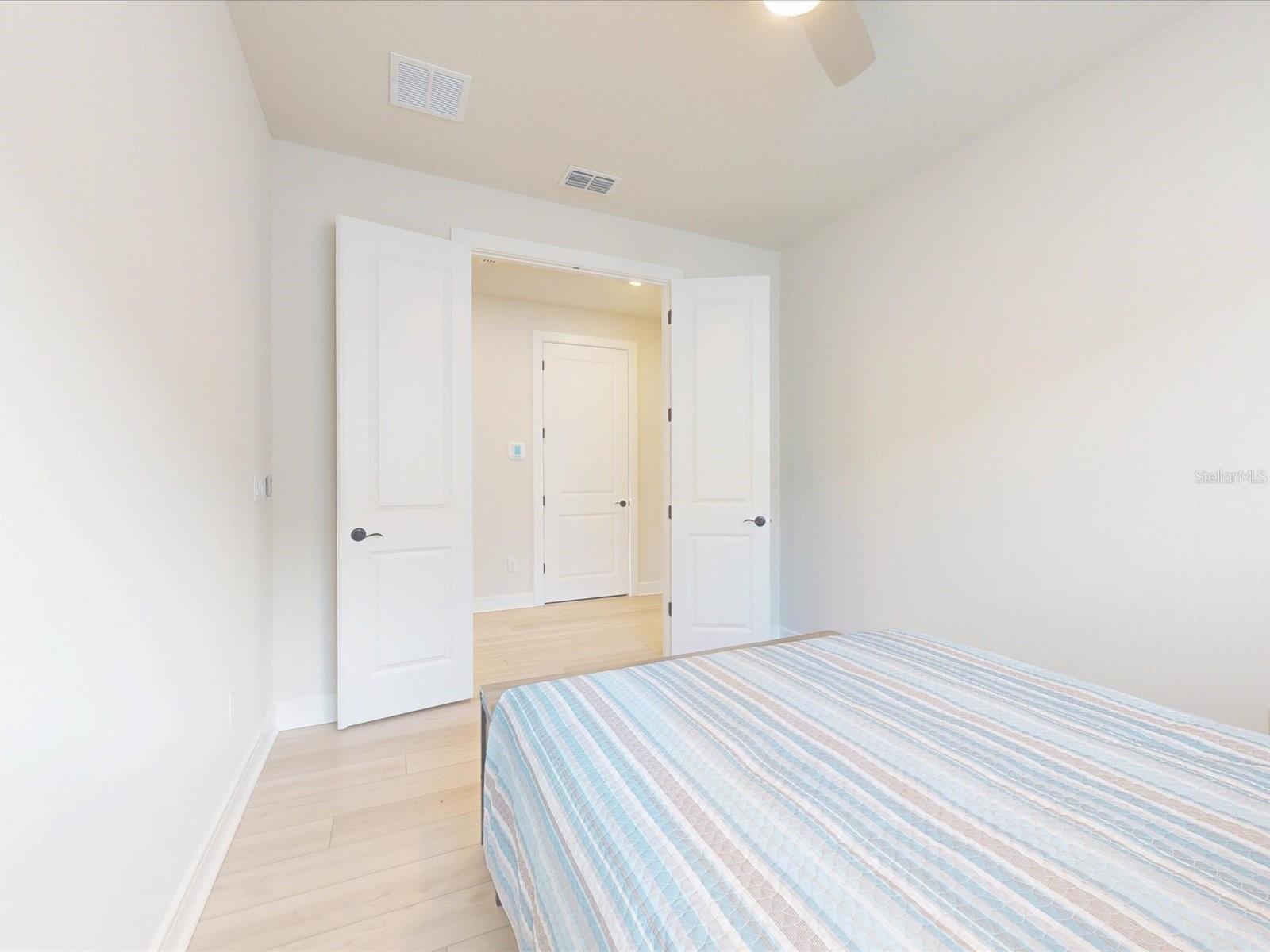 Image 16 of 49 For 6354 Shimmering Shores Lane