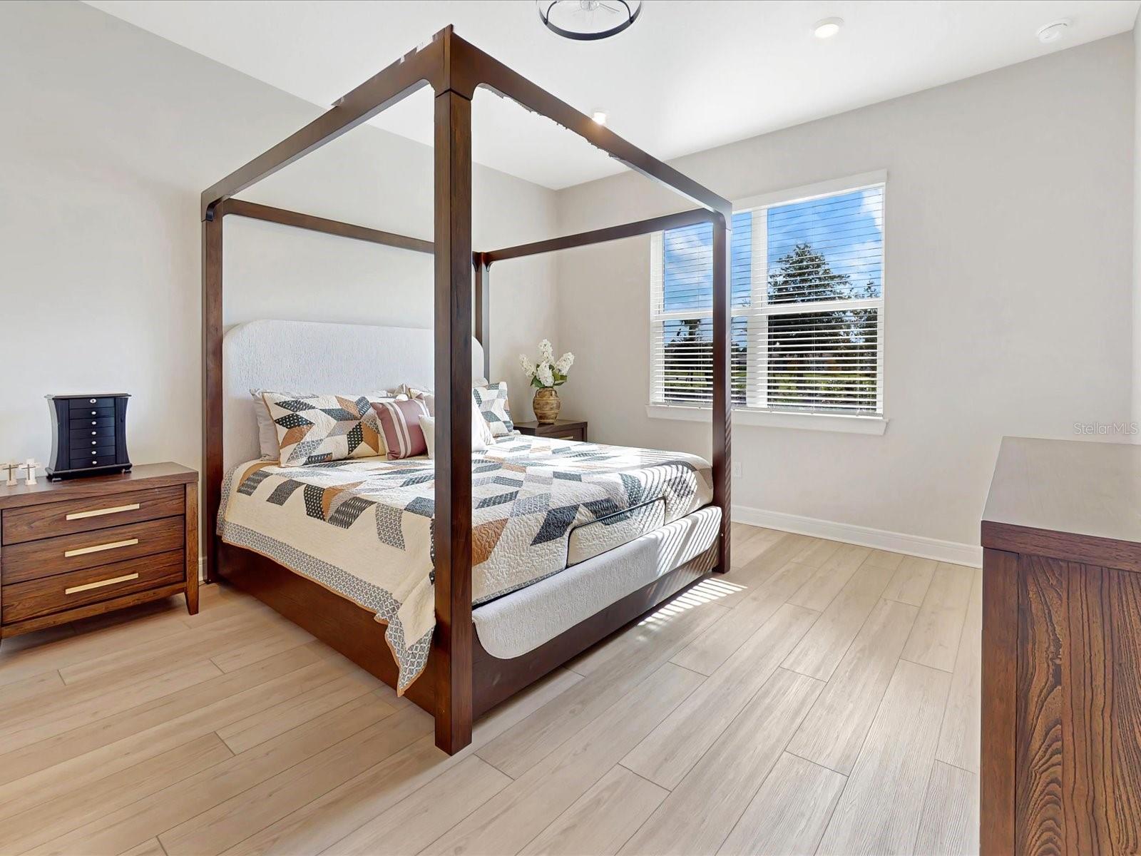 Image 19 of 49 For 6354 Shimmering Shores Lane