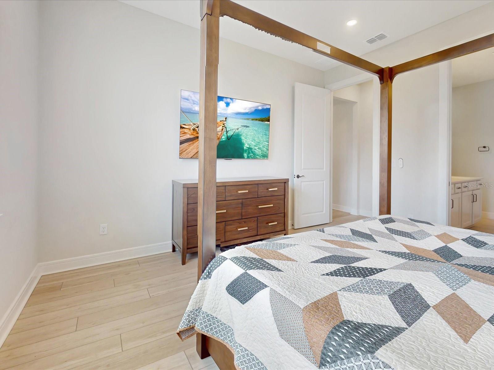 Image 20 of 49 For 6354 Shimmering Shores Lane