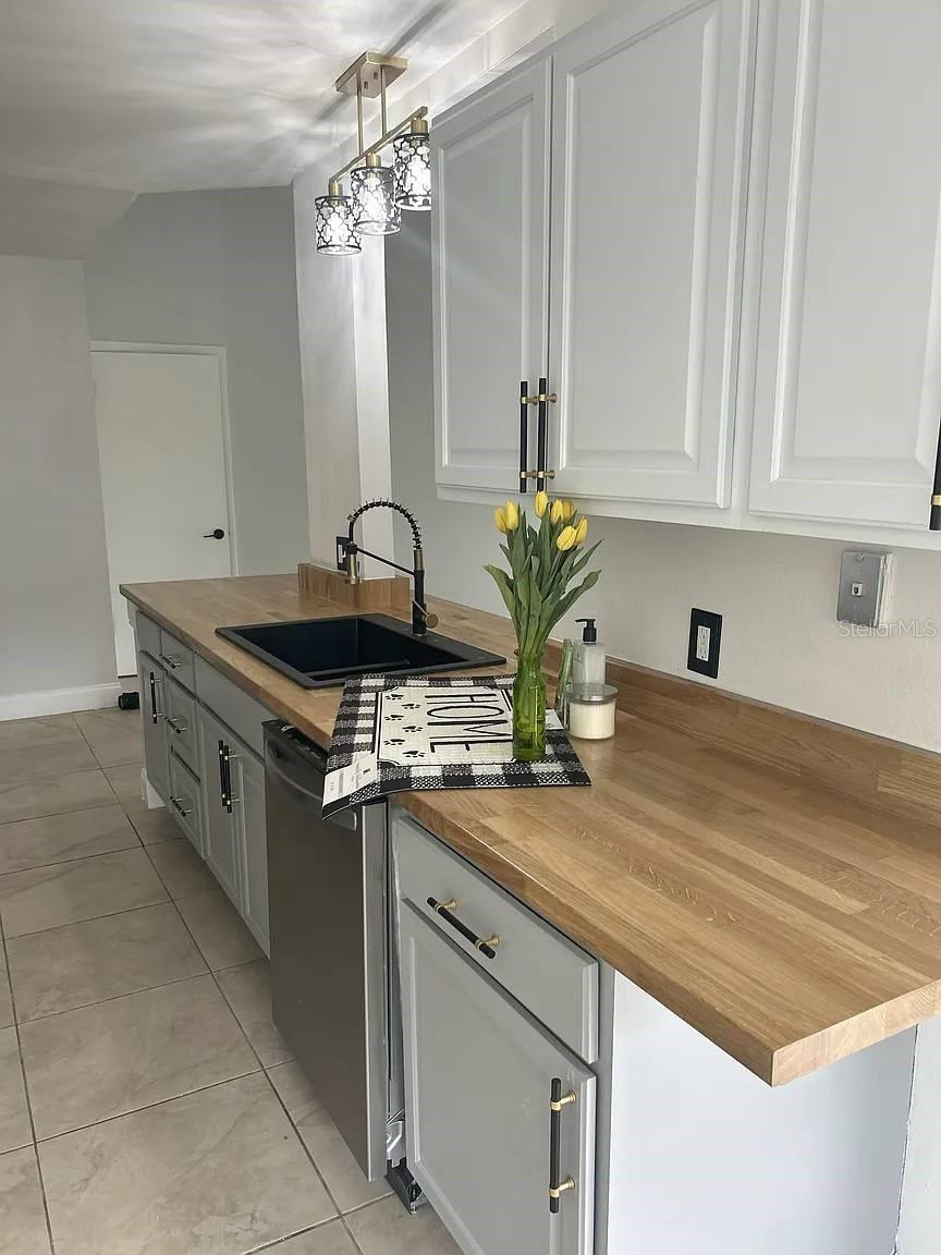 Image 3 of 24 For 125 Spanish Moss Court