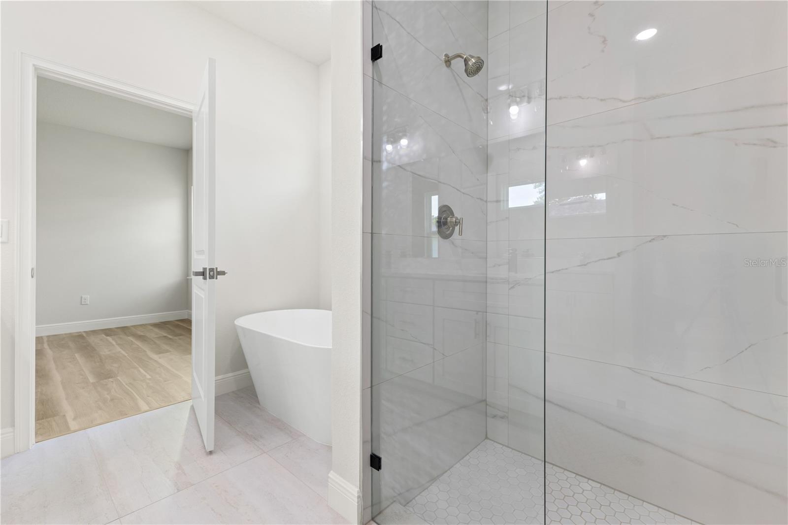 Image 21 of 44 For 5207 165th Street Road