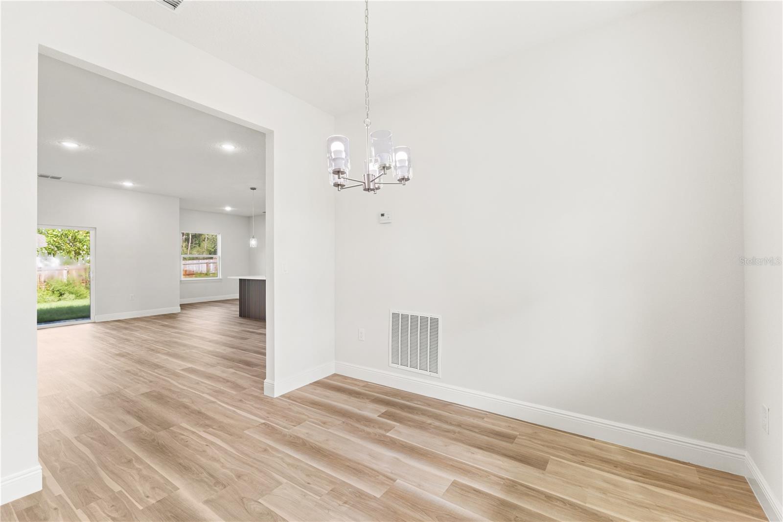 Image 26 of 44 For 5207 165th Street Road