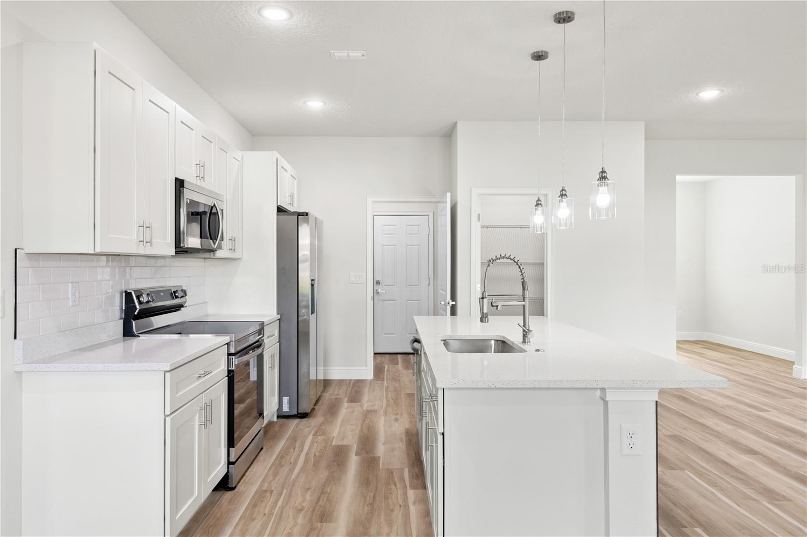 Image 33 of 44 For 5207 165th Street Road