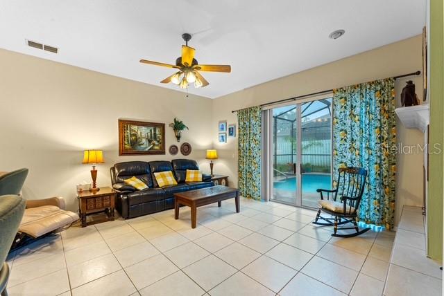 Image 15 of 35 For 8038 Glitter Court