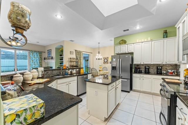 Image 9 of 35 For 8038 Glitter Court