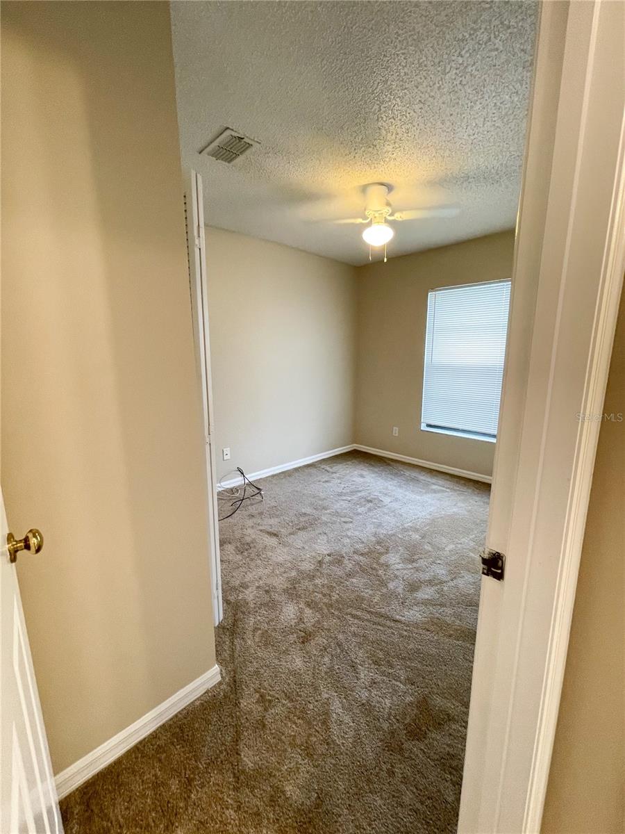 Image 14 of 18 For 10441 Bridlewood Avenue