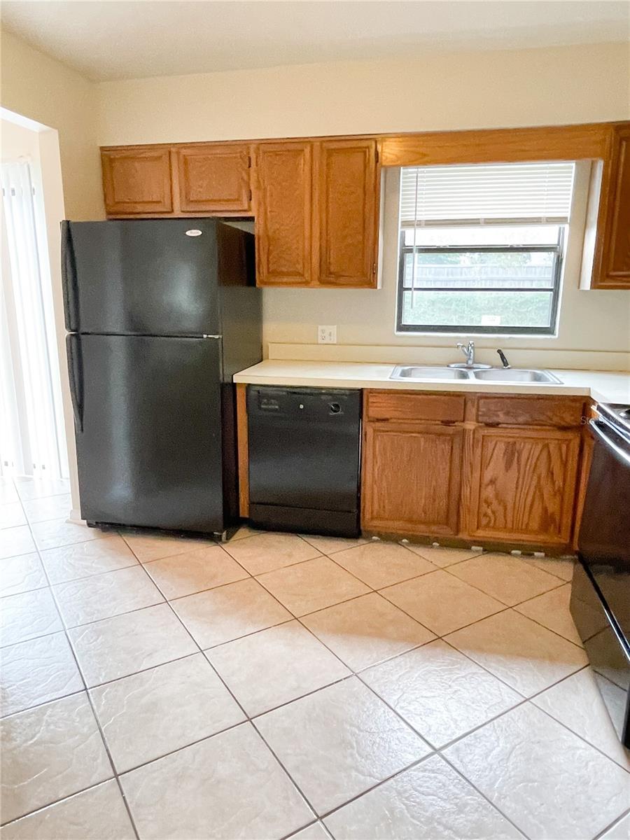 Image 6 of 18 For 10441 Bridlewood Avenue