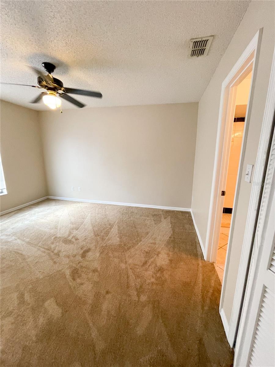 Image 8 of 18 For 10441 Bridlewood Avenue