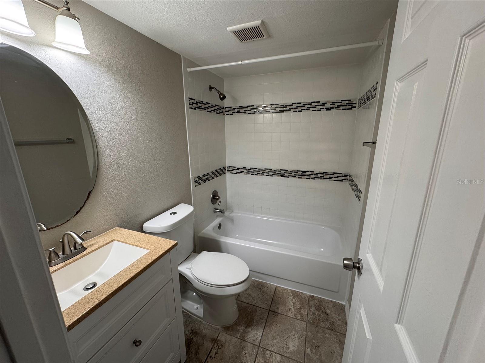 Image 13 of 31 For 7113 Bank Drive 103
