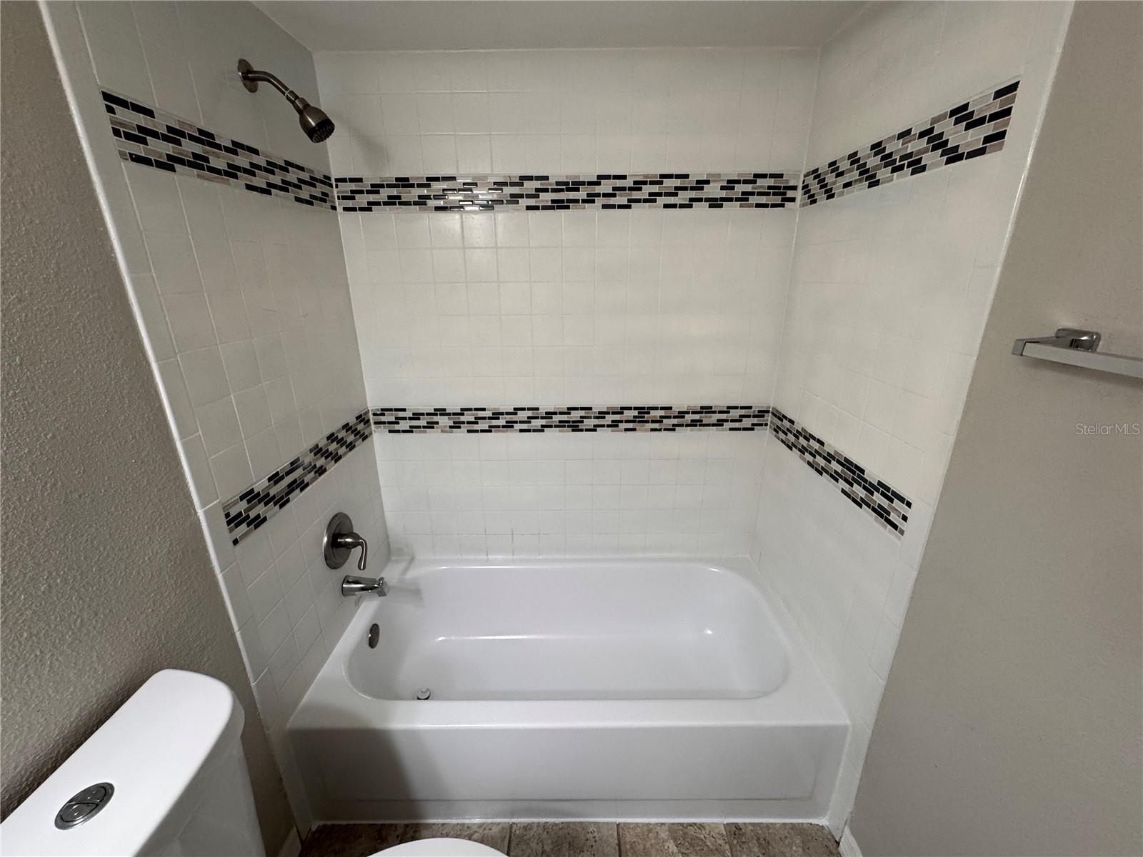 Image 15 of 31 For 7113 Bank Drive 103
